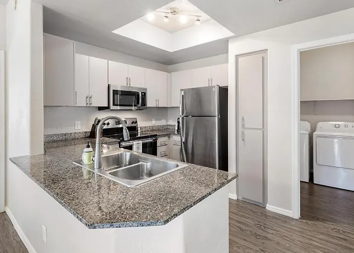 Apartment Landing Modern With Amazing Amenities